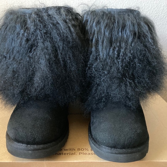 UGG CLASSIC SHORT MONGOLIAN CUFF FUR SHEEPSKIN BOOTS BLACK SIZE 8 - Picture 4 of 16